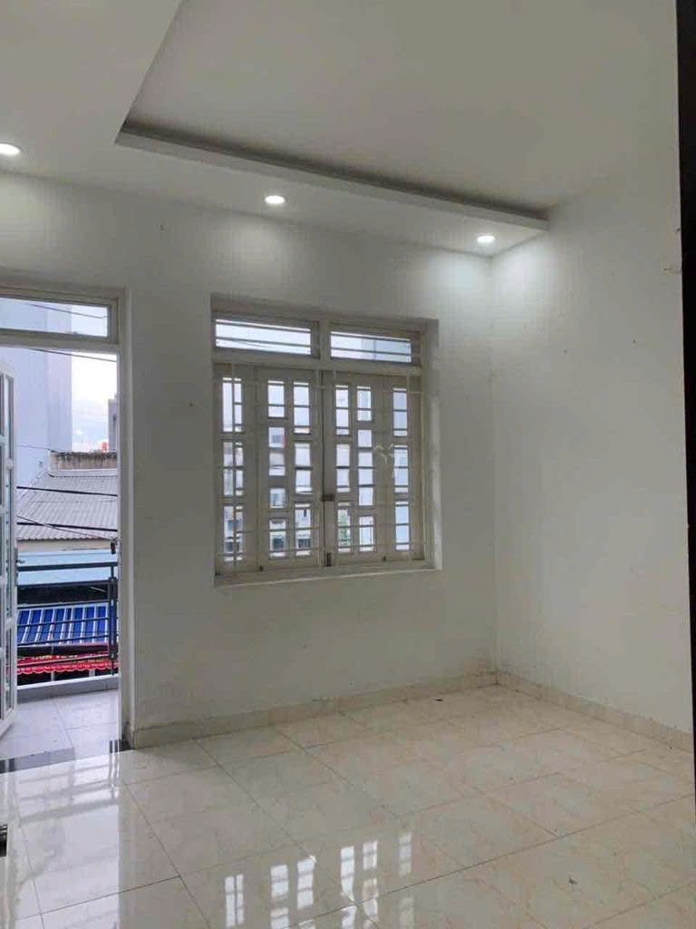 354 Phan Văn Trị, Phường 11, Bình Thạnh, (4,5x20m), 2 tầng, 3 phòng ngủ, 3 phòng ngủ, 3wc vào ở ngay. Giá 19 triệu tháng