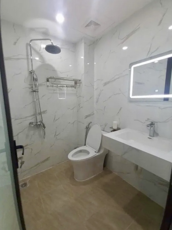 Bán nhà Trường Chinh Đống Đa 43m², 4 tầng 5 ngủ, ô tô đỗ cửa