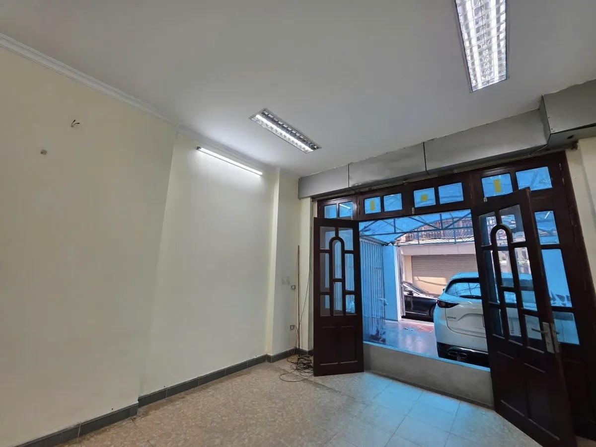 Bán nhà phân lô Trung Kính – Cầu Giấy 105m², mặt tiền rộng, 2 mặt ngõ, giá 33.9 tỷ