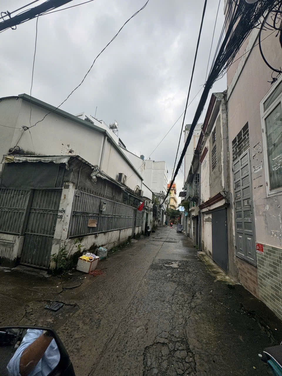 Bán nhà 2 mặt hẻm Nguyễn Xí, phường 13, Bình Thạnh, cách mặt tiền 30m, giá 7.9 tỷ