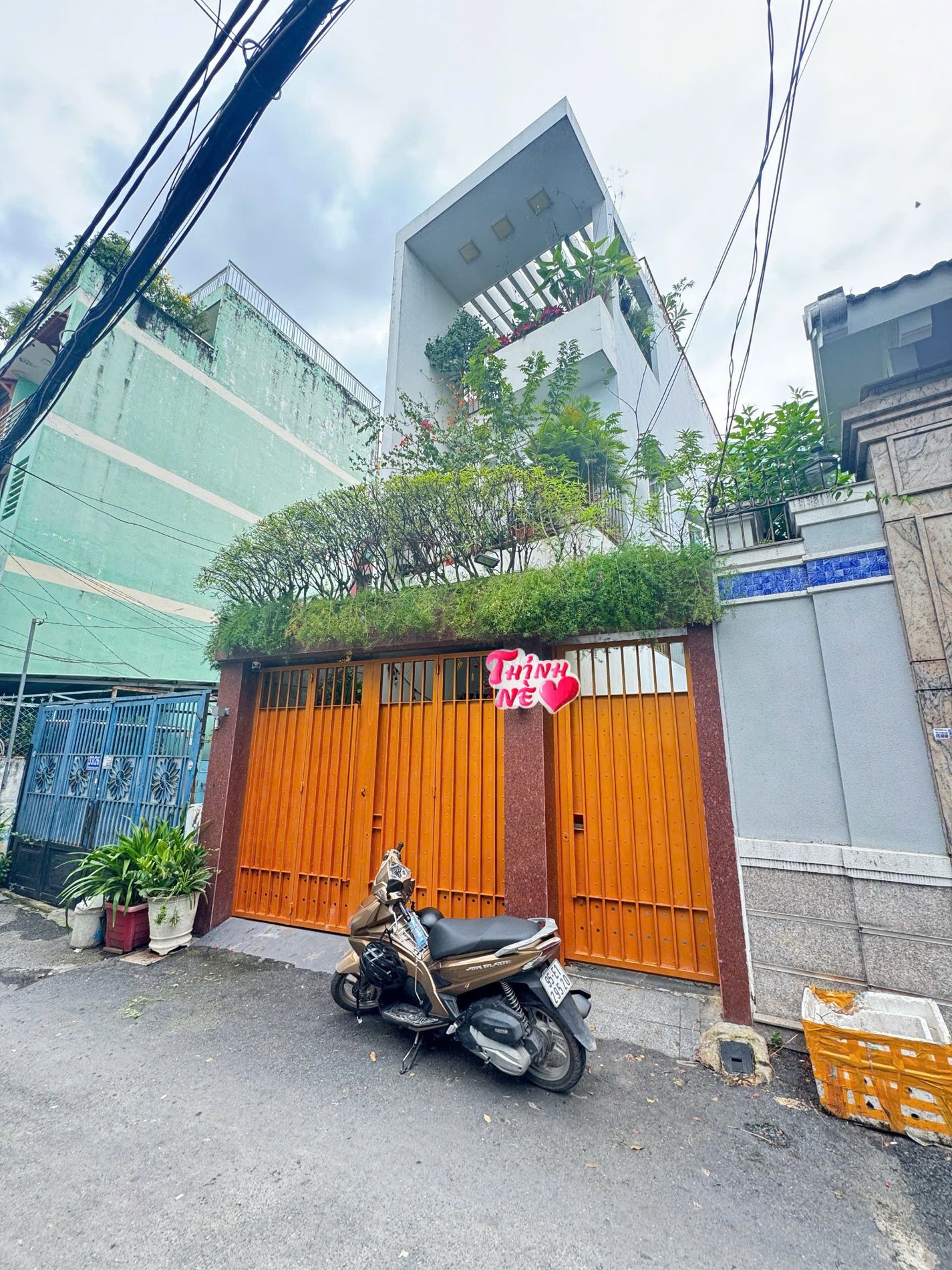 Hẻm xe hơi Lê Trọng Tấn, 182m2, 3 tầng, 9 ngủ full gỗ cao cấp, chỉ 20 tỷ, ở ngay đẳng cấp