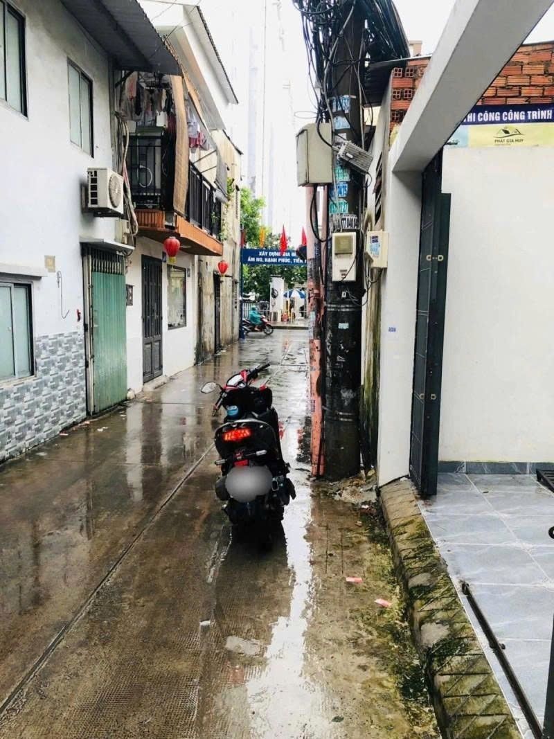 Hẻm xe hơi 5m Nguyễn Sơn, 51m2, 3 tầng, 4 ngủ mới đẹp, chỉ 7,3 tỷ, xách vali vào ở ngay