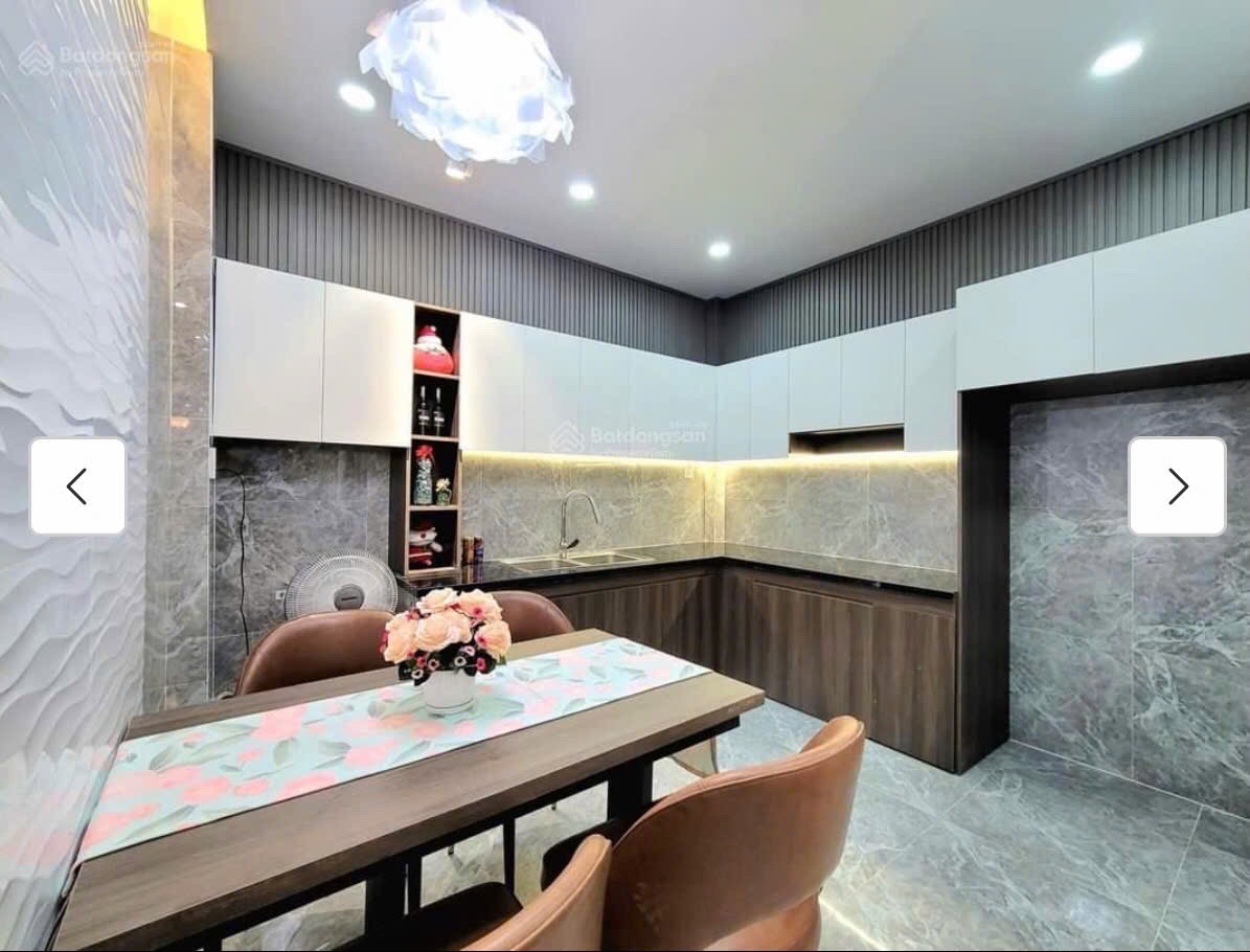 Cần tiền bán gấp nhà riêng giá siêu hời tại Vĩnh Khánh, Phường 8, Quận 4, 3,99 tỷ, 45m2