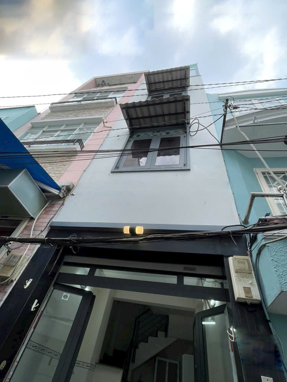 Top nhà nhỏ rẻ 1 trệt, 3 lầu Phùng Văn Cung, Phú Nhuận