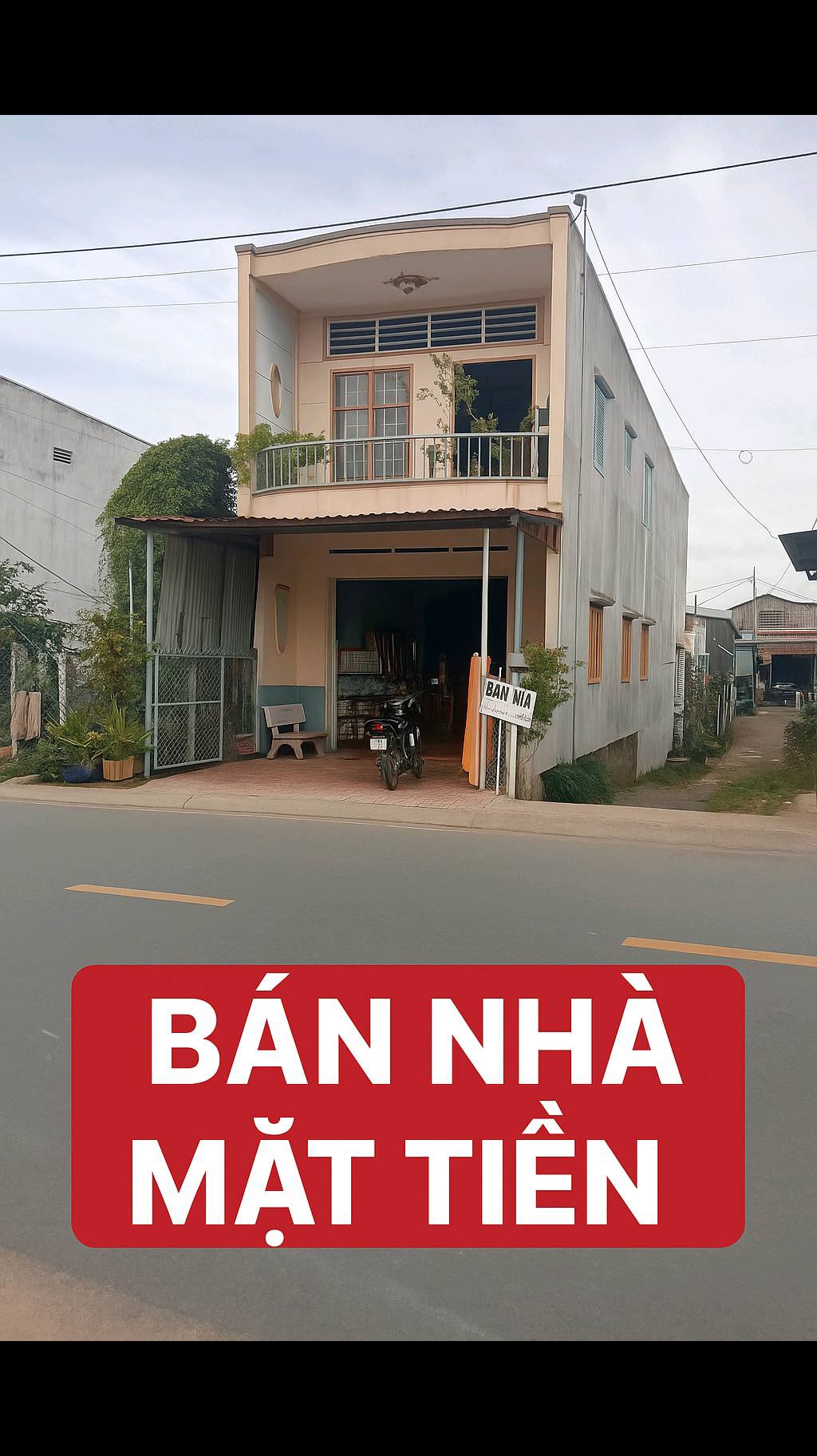 Bán nhà mặt phố, vị trí đắc địa, gần bến phà, thuận lợi kinh doanh, giá bán 3,5 tỷ