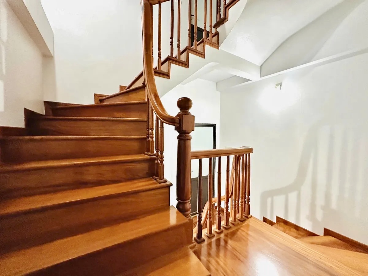 Bán nhà phân lô Trung Kính - trung tâm Cầu Giấy, 54m2, 6 tầng, gara ô tô, ngõ nông, 22,5 tỷ