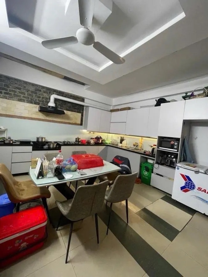 Bán nhà 74m2, Trung Kính - Cầu Giấy, dân xây 6 tầng, gara ô tô 7 chỗ, ngõ thông, ở ngay, 23,4 tỷ