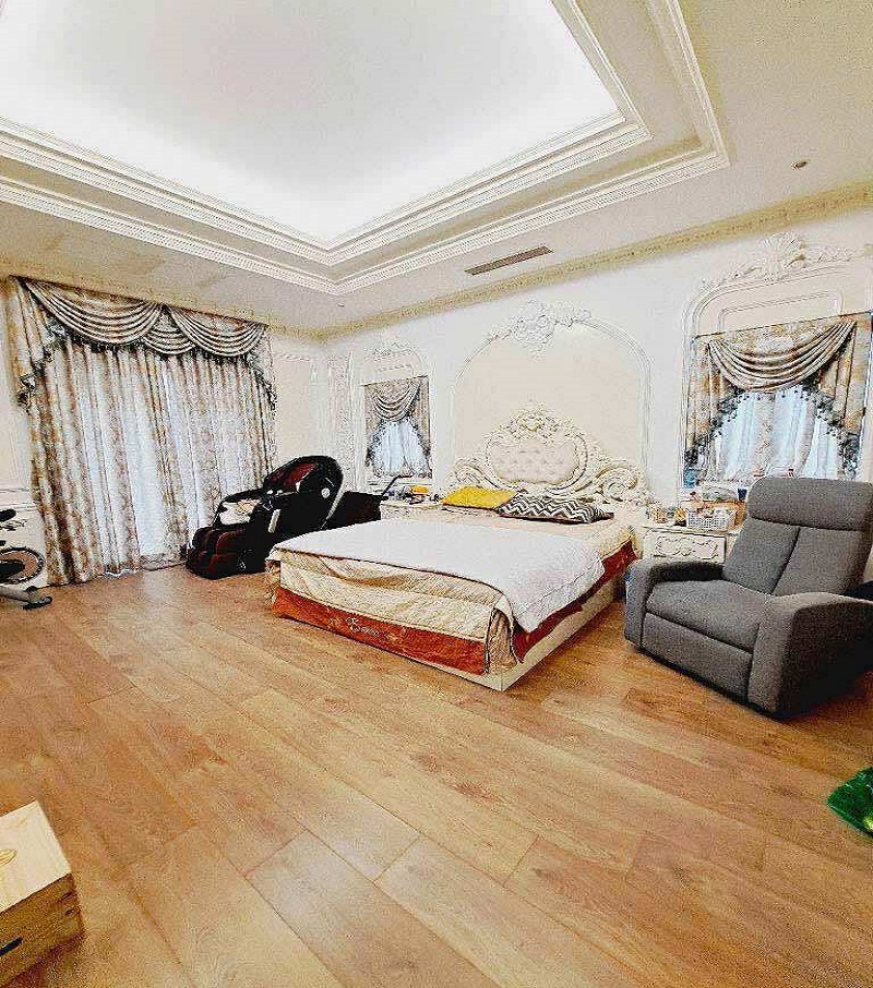 Bán biệt thự đảng cấp, hẻm 8m, đường Bành Văn Trân, phường 7, Tân Bình cũ, 350m2, 5 tầng, thang máy, ngang 10,3m