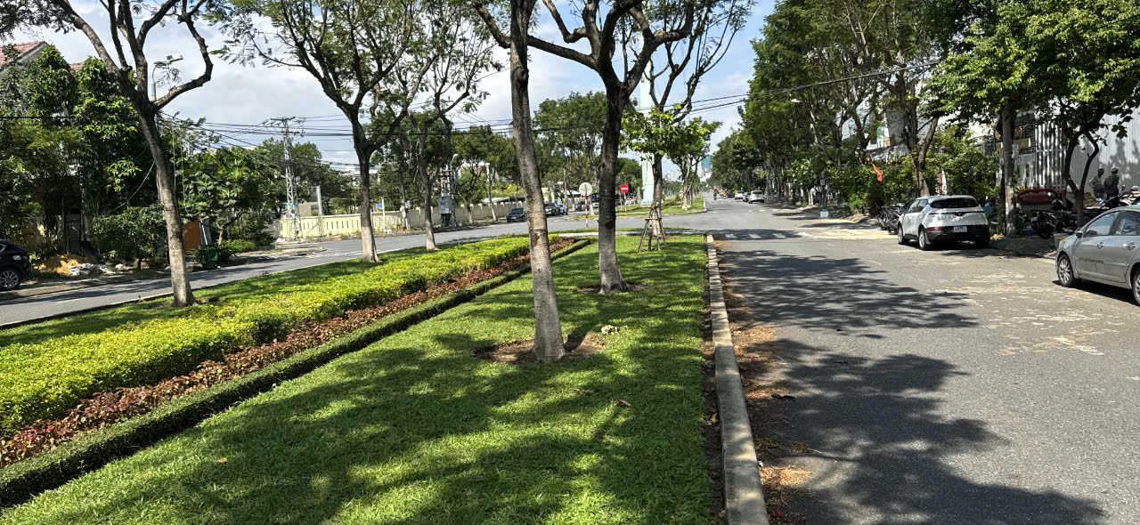 Bán nhà 390m2, hướng Nam view Sông Hàn, Mỹ An 3, giá 12,5 tỷ