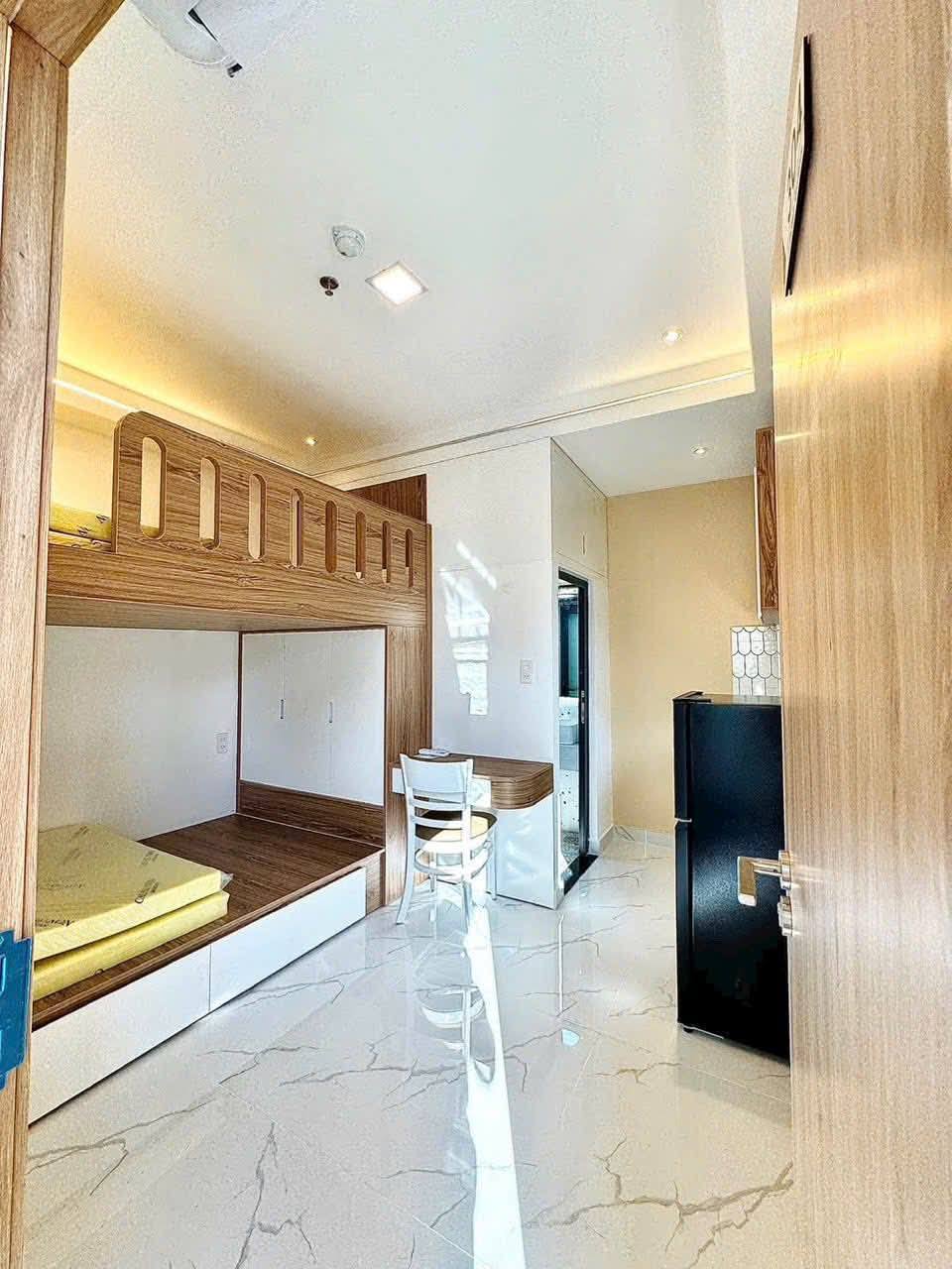 Tòa căn hộ dịch vụ cao cấp - 5 tầng - doanh thu gần 1 tỷ/năm