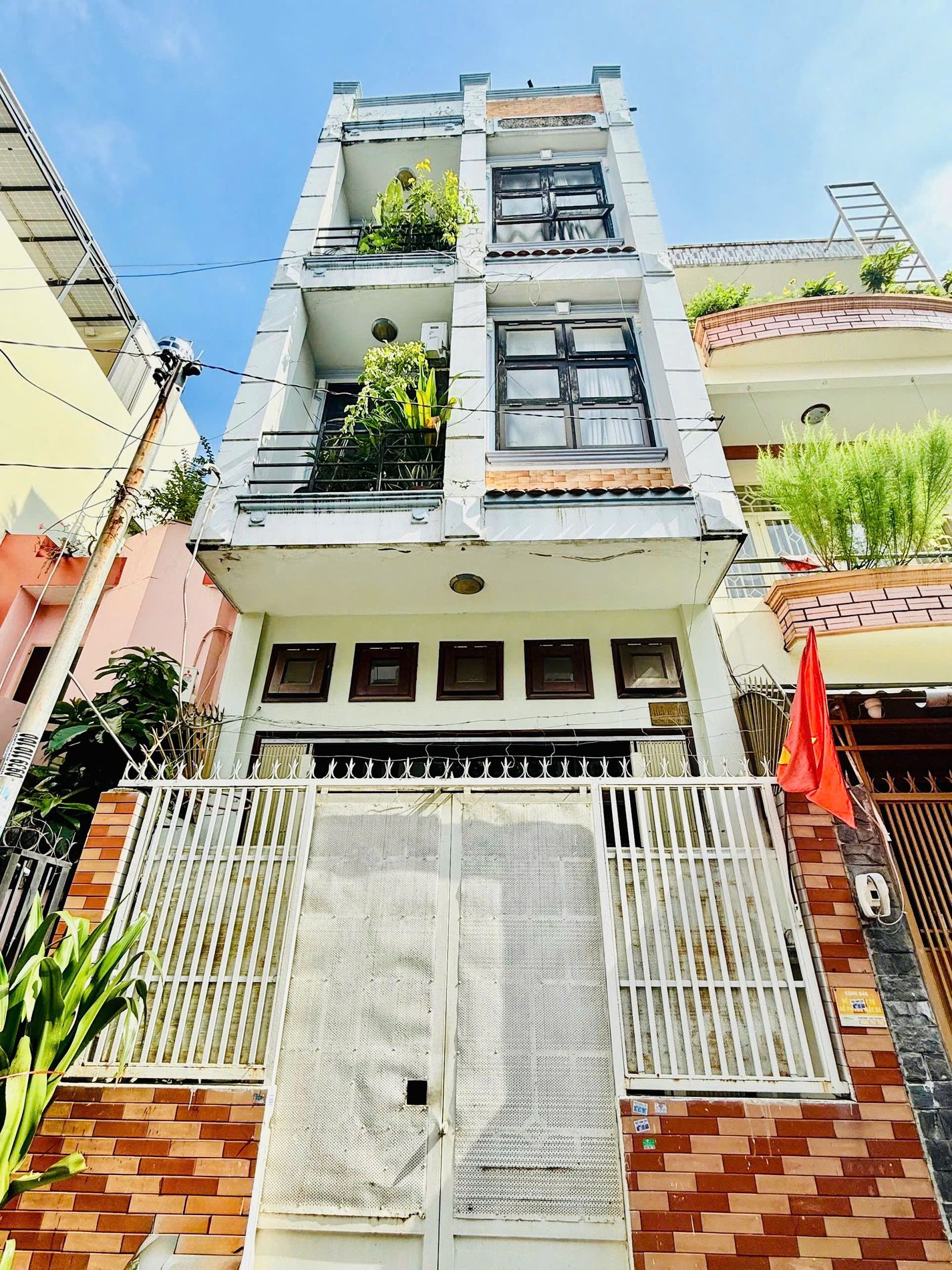 Trường Chinh, 51m2, 4 tầng hiện đại, 4 ngủ, chỉ 8.6 tỷ, nơi gia đình sum vầy