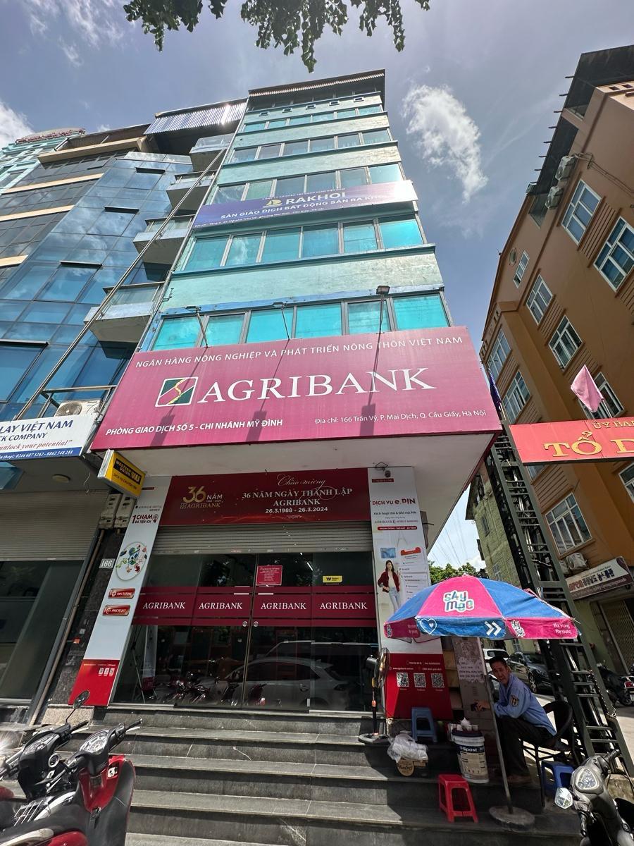 Toà nhà ở phố Trần Vĩ, kinh doanh đa ngành nghề, cực kỳ sầm uất