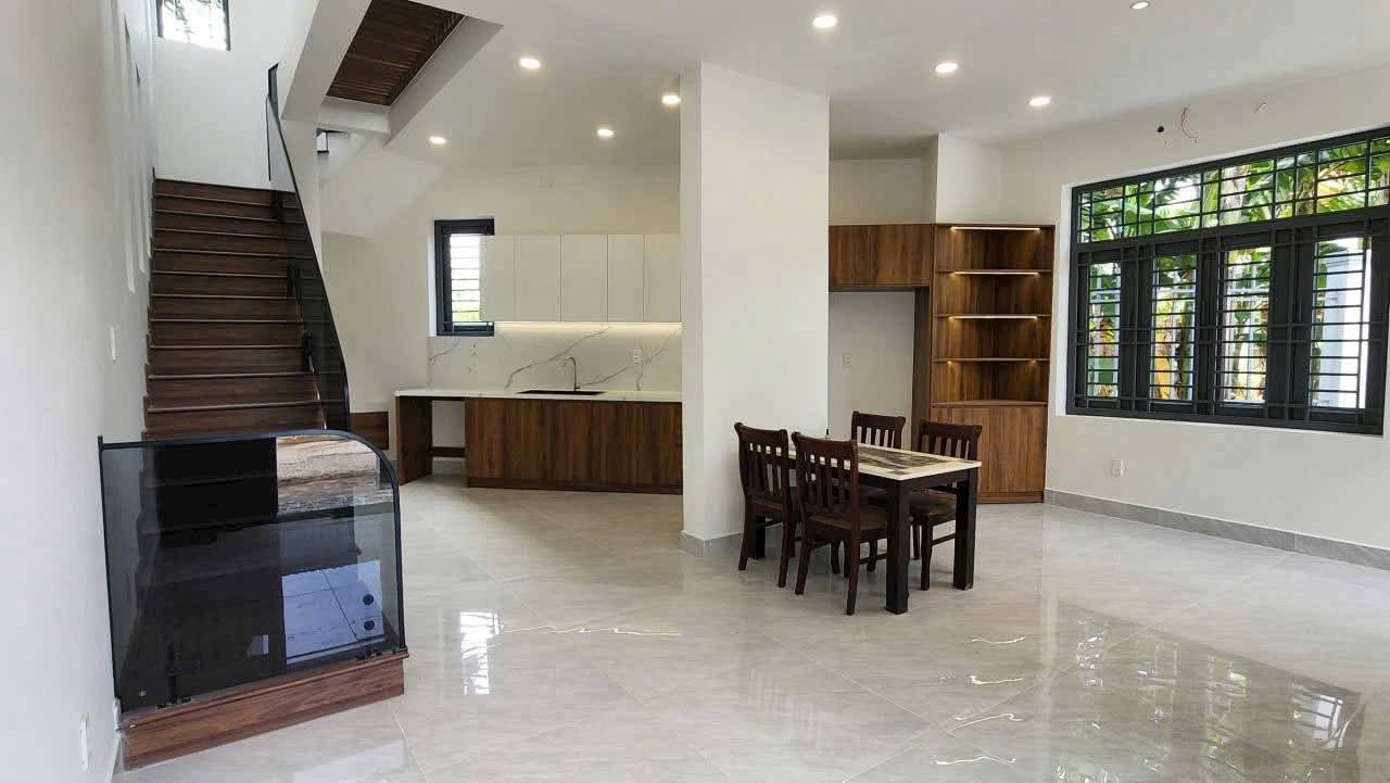 Hạ sập sàn biệt thự mini siêu đẹp 2 tầng