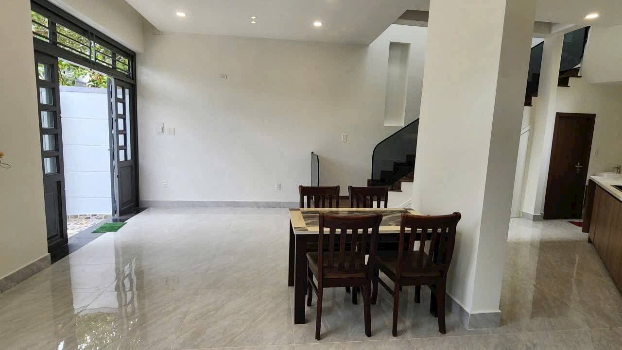 Hạ sập sàn biệt thự mini siêu đẹp 2 tầng