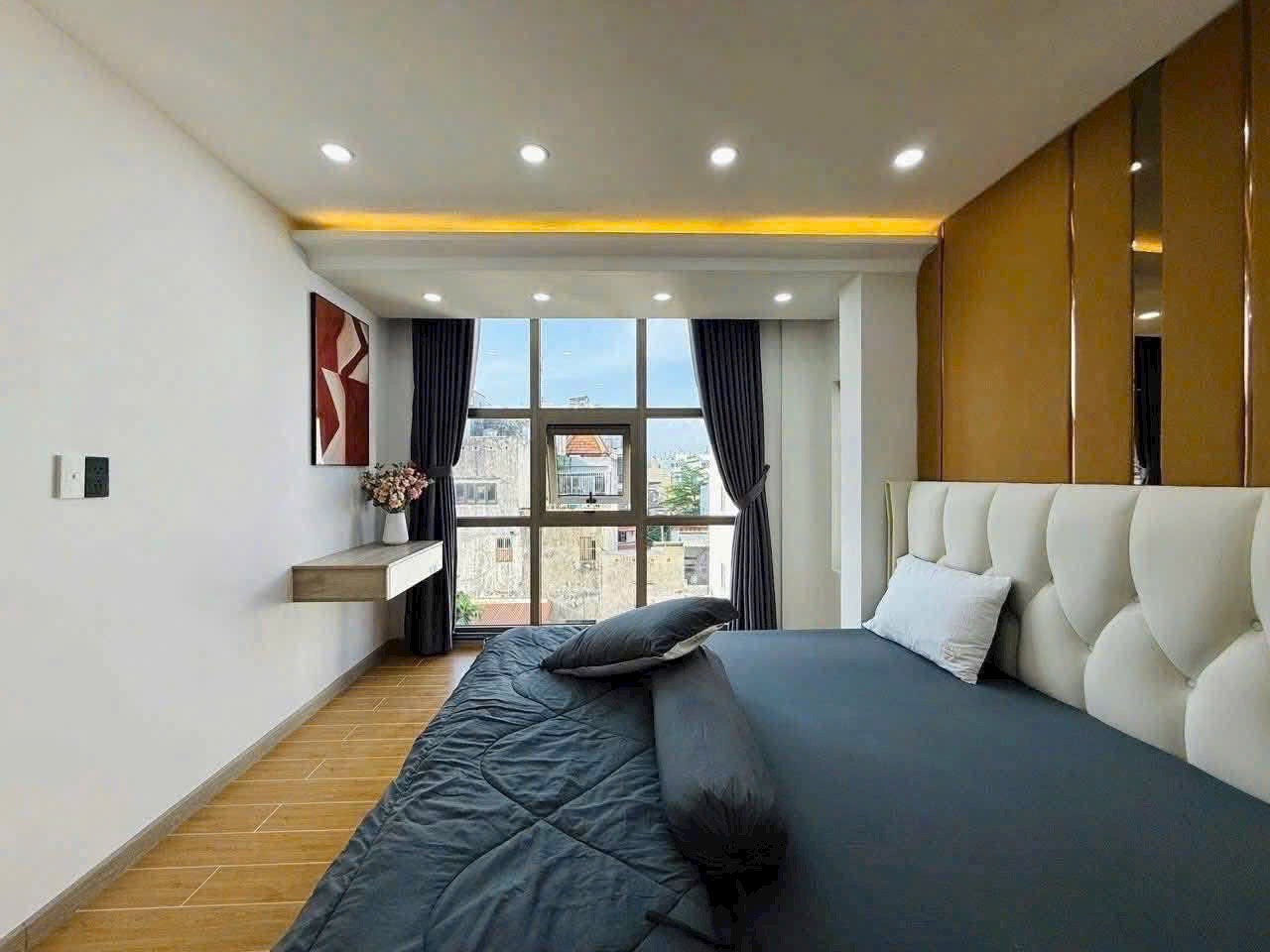 Bán nhà đẹp 4 tầng, ngang 6m, ngay Emart2, hẻm xe hơi