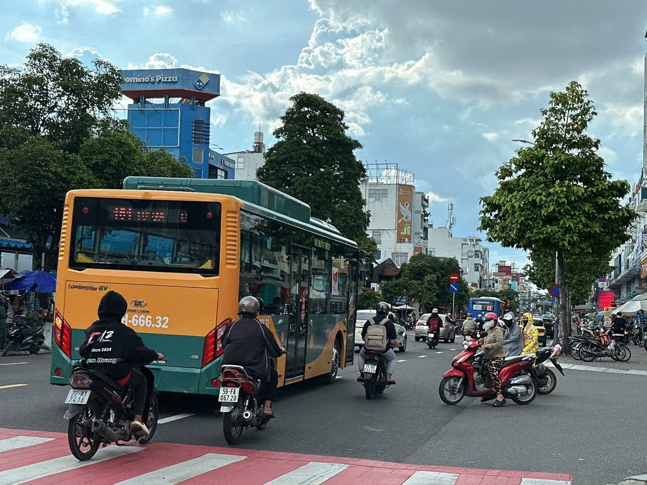 Hiếm nhà bán hẻm 497 Phan Văn Trị, ngang 5.2m, 4 lầu, 90m2, vừa ở vừa kinh doanh ngay Emart 12.3 tỷ