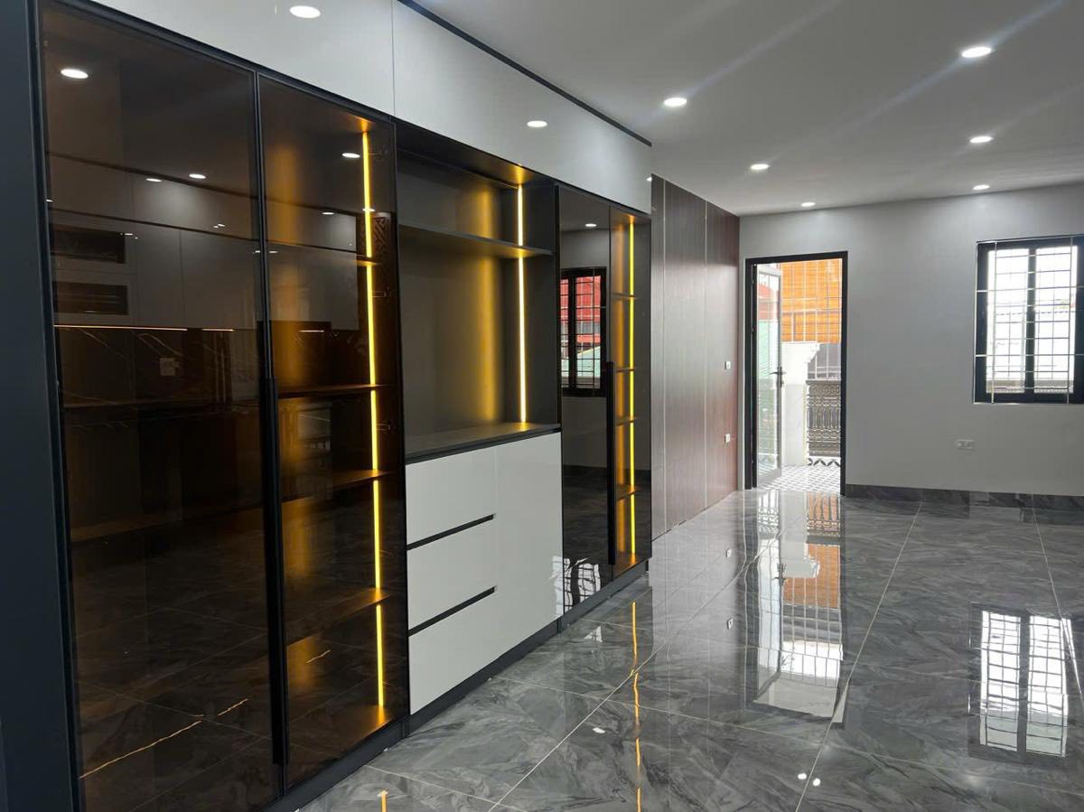 Bán nhà mặt ngõ ô tô đường Hoàng Mai, 56m2, 7 tầng, thang máy