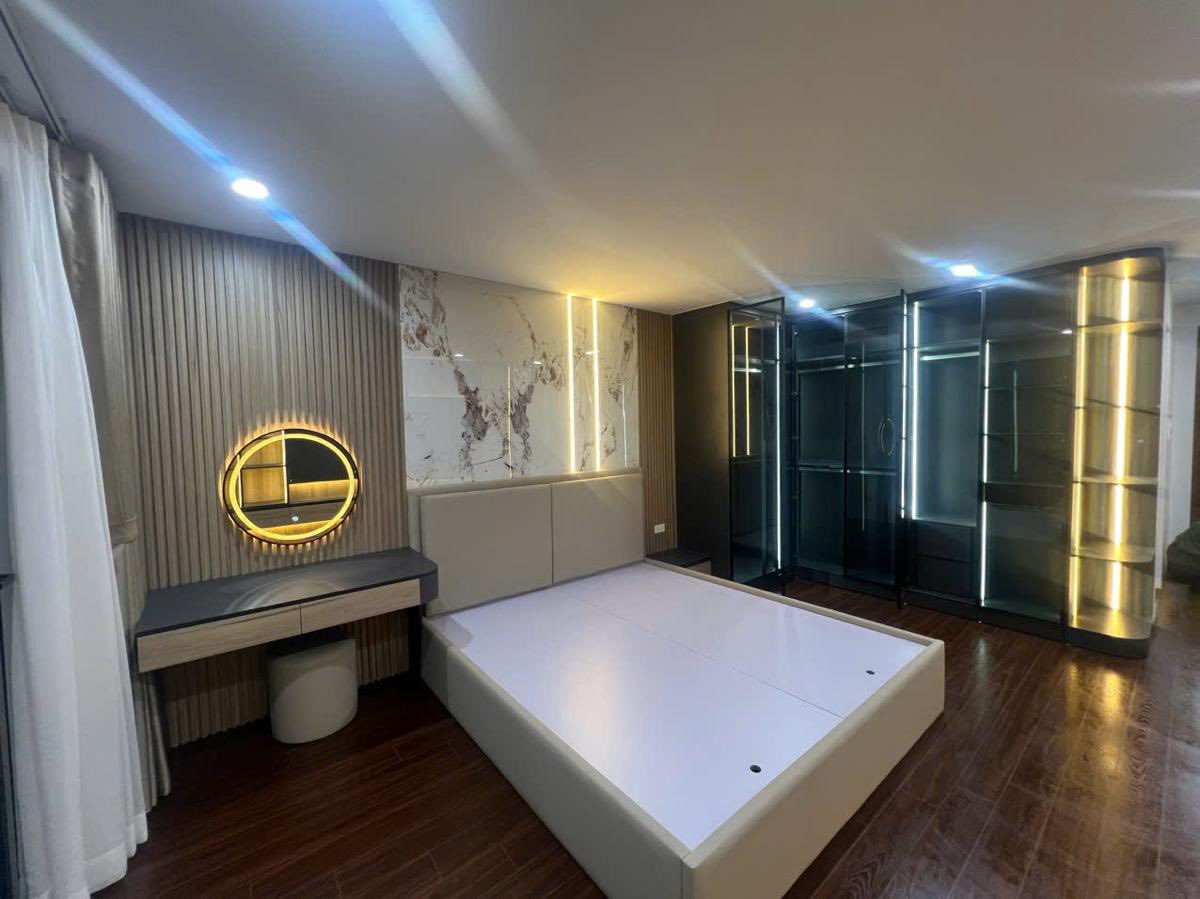 Bán nhà mặt ngõ ô tô đường Hoàng Mai, 56m2, 7 tầng, thang máy