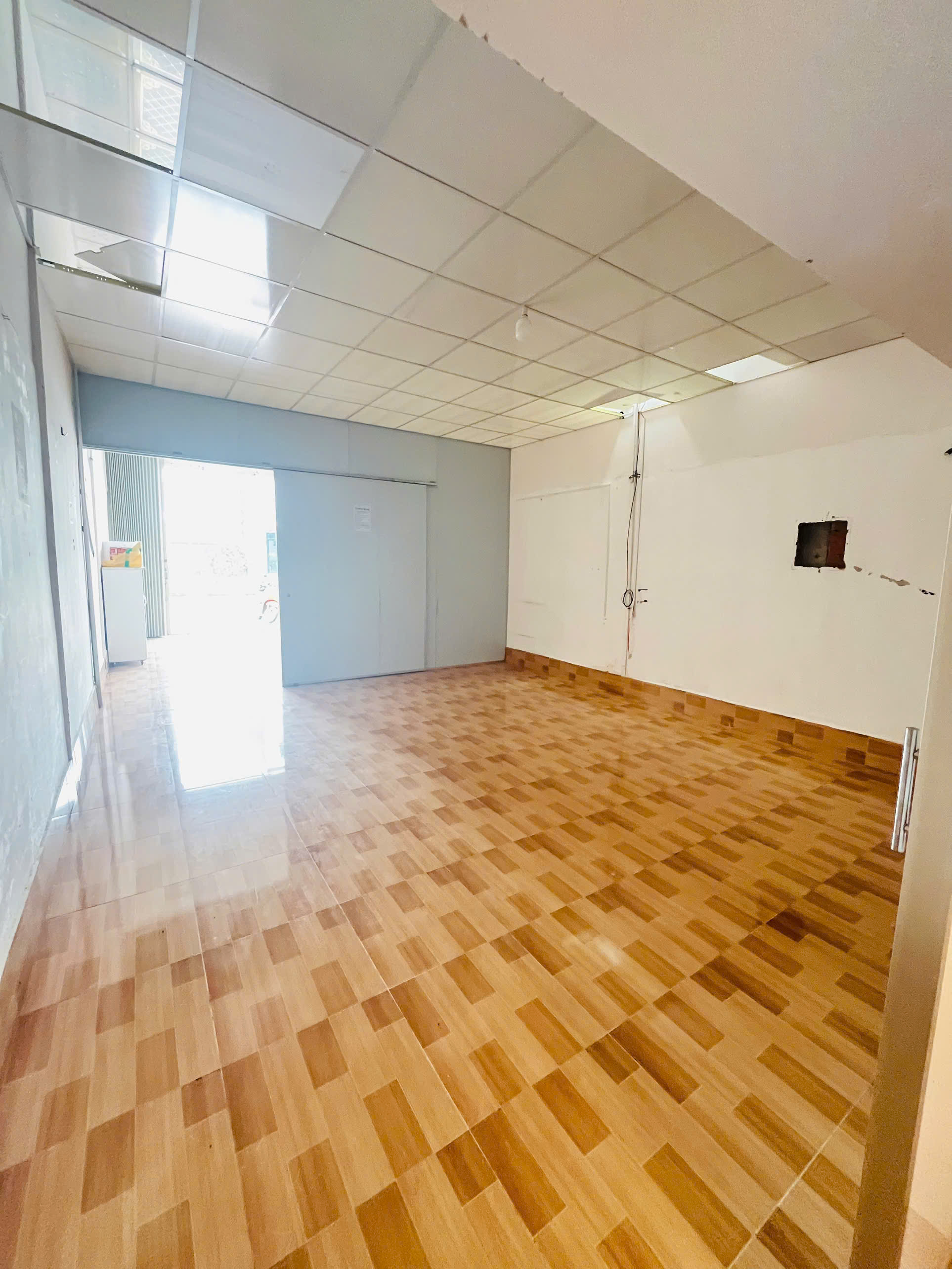 Nhà mới – vị trí đẹp – mặt tiền trục chính – phù hợp ở, mở văn phòng công ty, kinh doanh online