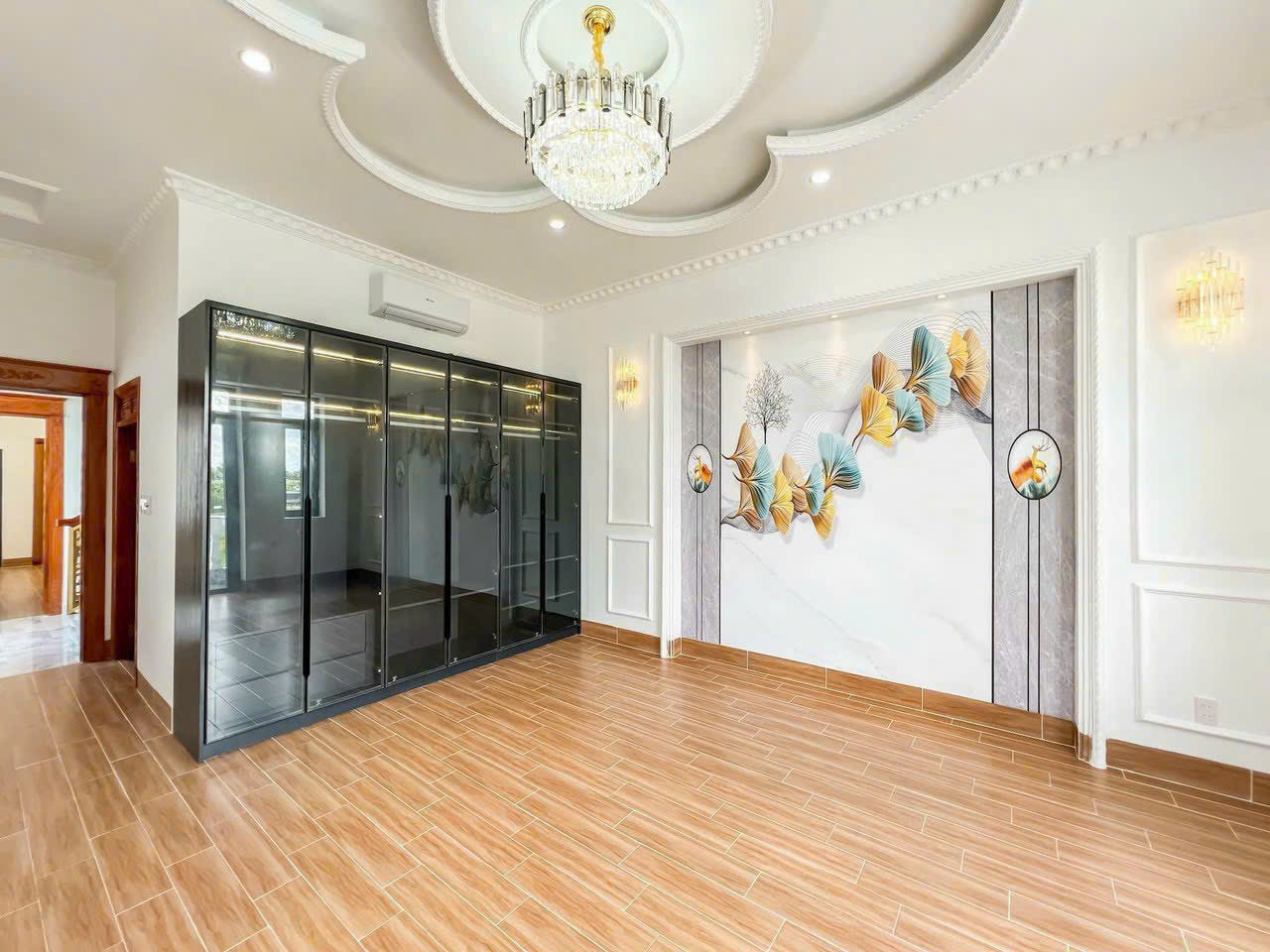 Nhà mới rộng rãi – vị trí đẹp – thiết kế hiện đại – phù hợp ở gia đình, kinh doanh online, mở văn phòng công ty