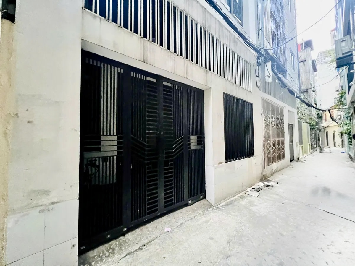 Nhà 59m2 đường Cầu Giấy, mặt tiền 6m, dân xây 4 tầng, ô chờ thang máy, ngõ nông thoáng, giá 16.5 tỷ