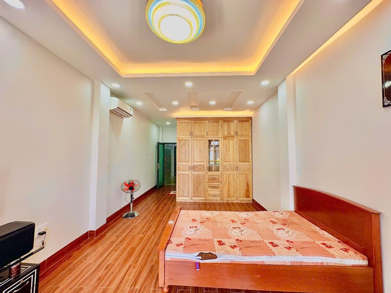 Mặt tiền Lê Lư, 80m2, 6 tầng thang máy, 12 ngủ, chỉ 15,45 tỷ, dòng tiền 500 triệu