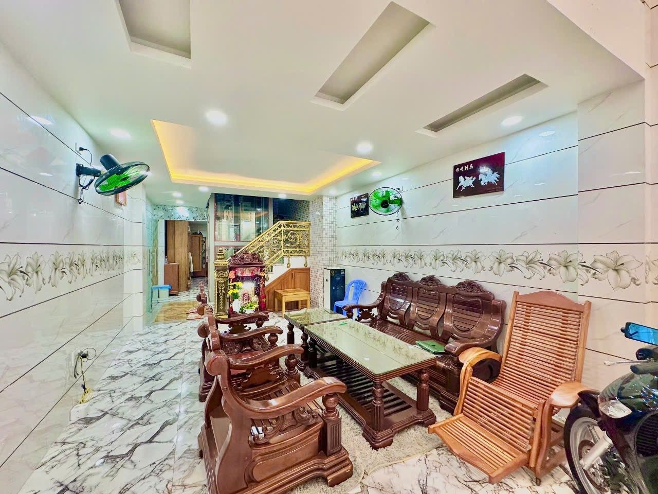 Mặt tiền Lê Lư, 80m2, 6 tầng thang máy, 12 ngủ, chỉ 15,45 tỷ, dòng tiền 500 triệu