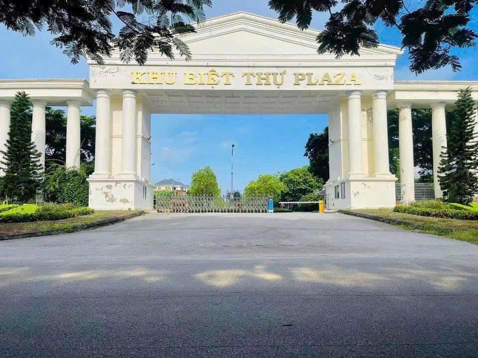 Bán đất biệt thự Plaza mặt phố Lê Quát, Tứ Minh, 185.5m2, lô góc