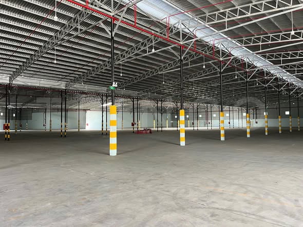 Kho xưởng quy mô lớn, hạ tầng hiện đại, vị trí mặt tiền Quốc lộ, xe container