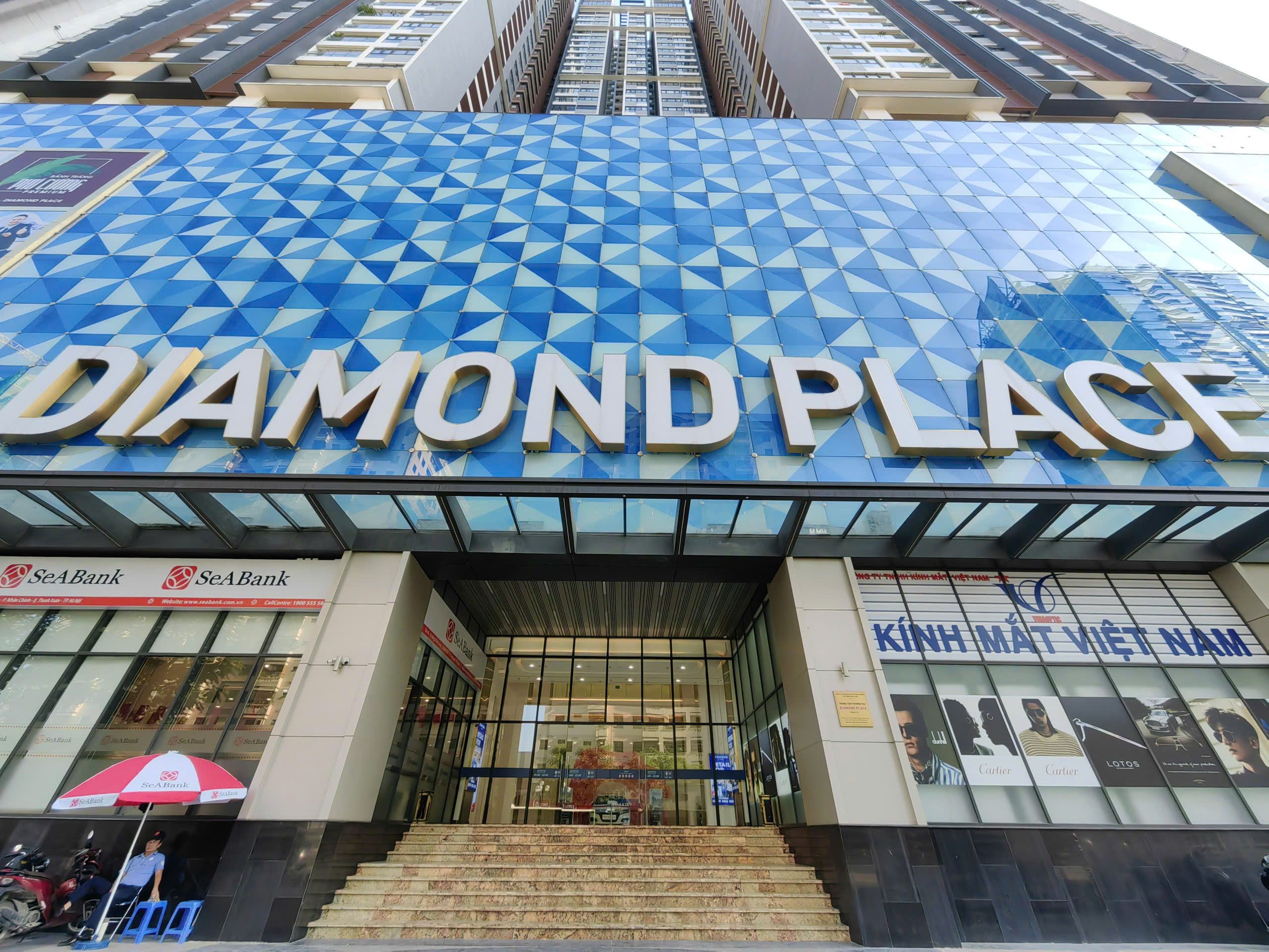 Cho thuê mặt bằng kinh doanh trong trung tâm thương mại Diamond Place, 25 Lê Văn Lương