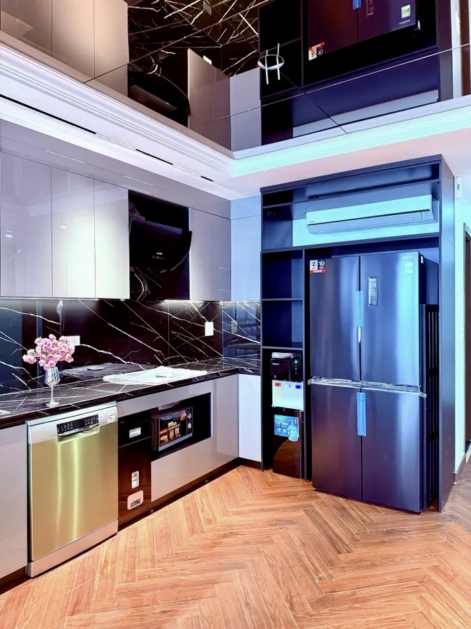 Nhà 7 tầng thang máy Xuân Thuỷ - Cầu Giấy, 56m2, full nội thất, gara ô tô, ở, văn phòng, giá 27.8 tỷ