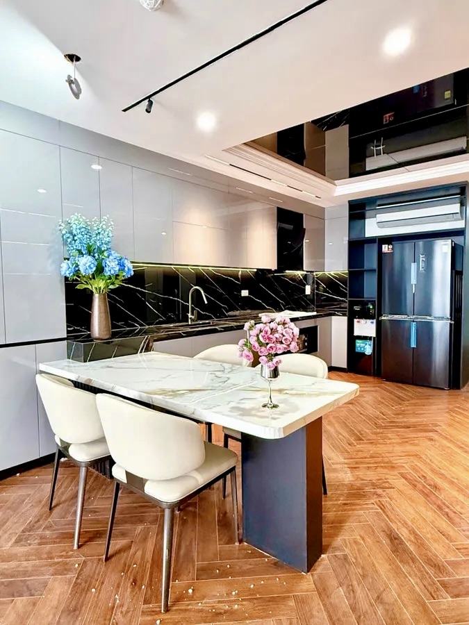 Nhà 7 tầng thang máy Xuân Thuỷ - Cầu Giấy, 56m2, full nội thất, gara ô tô, ở, văn phòng, giá 27.8 tỷ