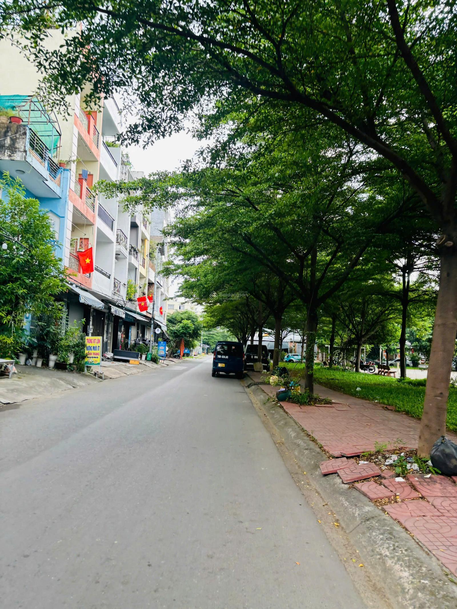 Bán nhà ngay công viên Bình Lợi, phù hợp để ở, nhà 4 tầng diện tích 60m2