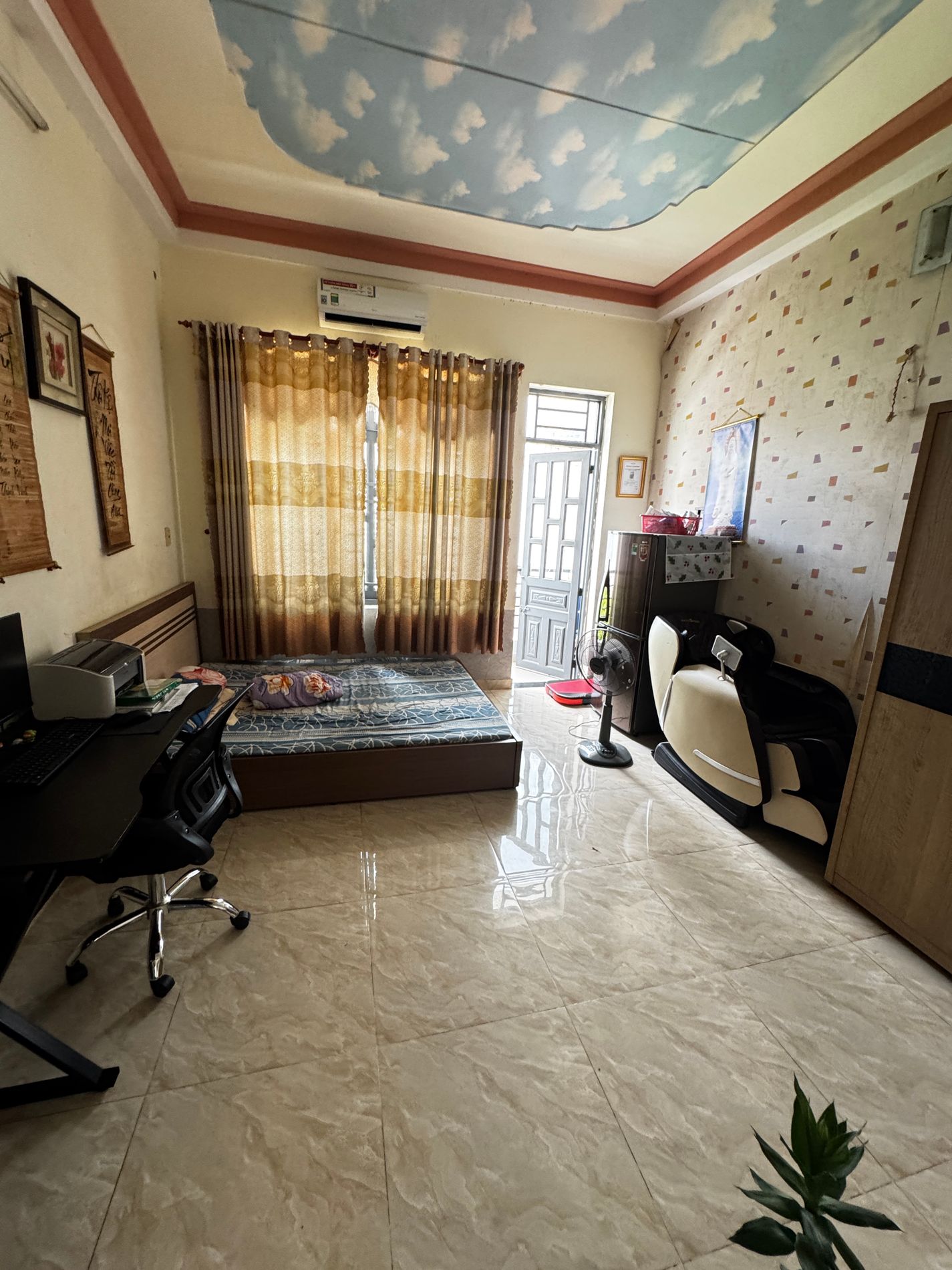 Hẻm Hoàng Văn Thụ gần sân bay, 57m2, 4 tầng, 5 ngủ đẹp, chỉ 8.9 tỷ, ngay trung tâm