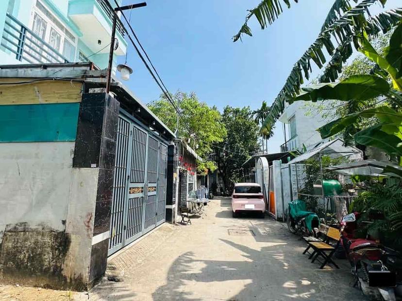 Hẻm xe hơi rộng rãi, dân cư an ninh, yên tĩnh, phù hợp an cư lẫn đầu tư dài hạn