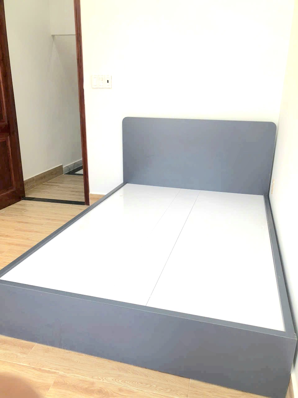 Nhà full nội thất, chỉ việc dọn vào ở, diện tích 70m2, giá bán 3.99 tỷ, gần Aeon Mall