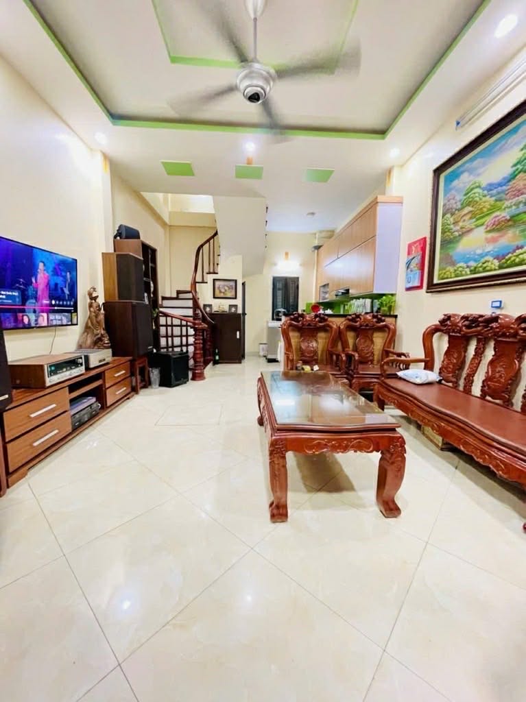 Vip Đống Đa, 2 thoáng, nông, full nội thất nhập khẩu, view hồ, 45m2, giá 10.x tỷ