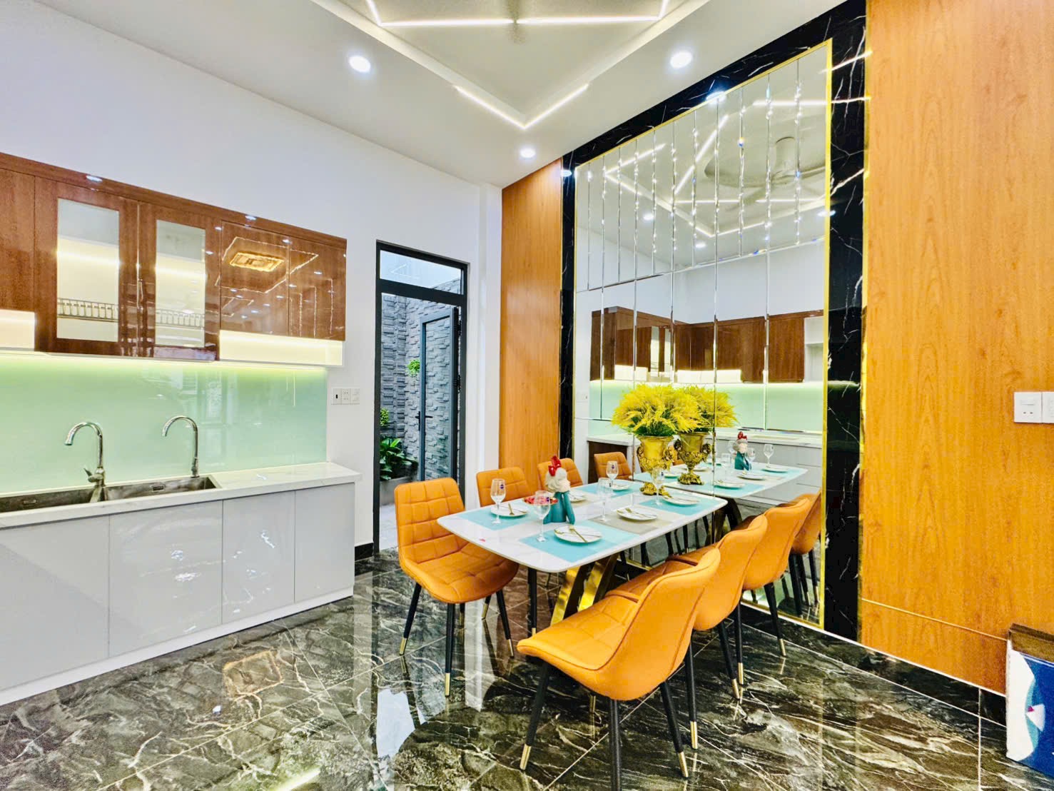 Bán nhà phố đẹp hẻm xe hơi đường Quang Trung, phường 08, quận Gò Vấp