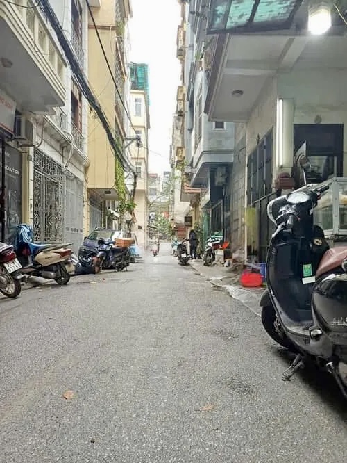 Nhà 5 tầng 71m² mặt tiền 5.1m Thái Thịnh - Đống Đa, 4 ngủ, kinh doanh tốt, ngõ ô tô tránh, 31.5 tỷ