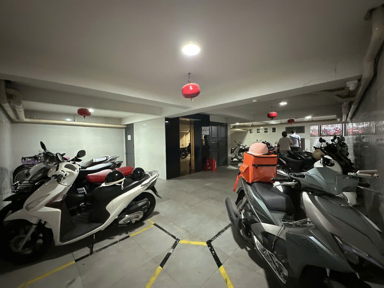 Căn hộ dịch vụ mới có hầm 6 lầu, hẻm xe hơi Thống Nhất ngang 9m, 180m2, gần trường 33,9 tỷ