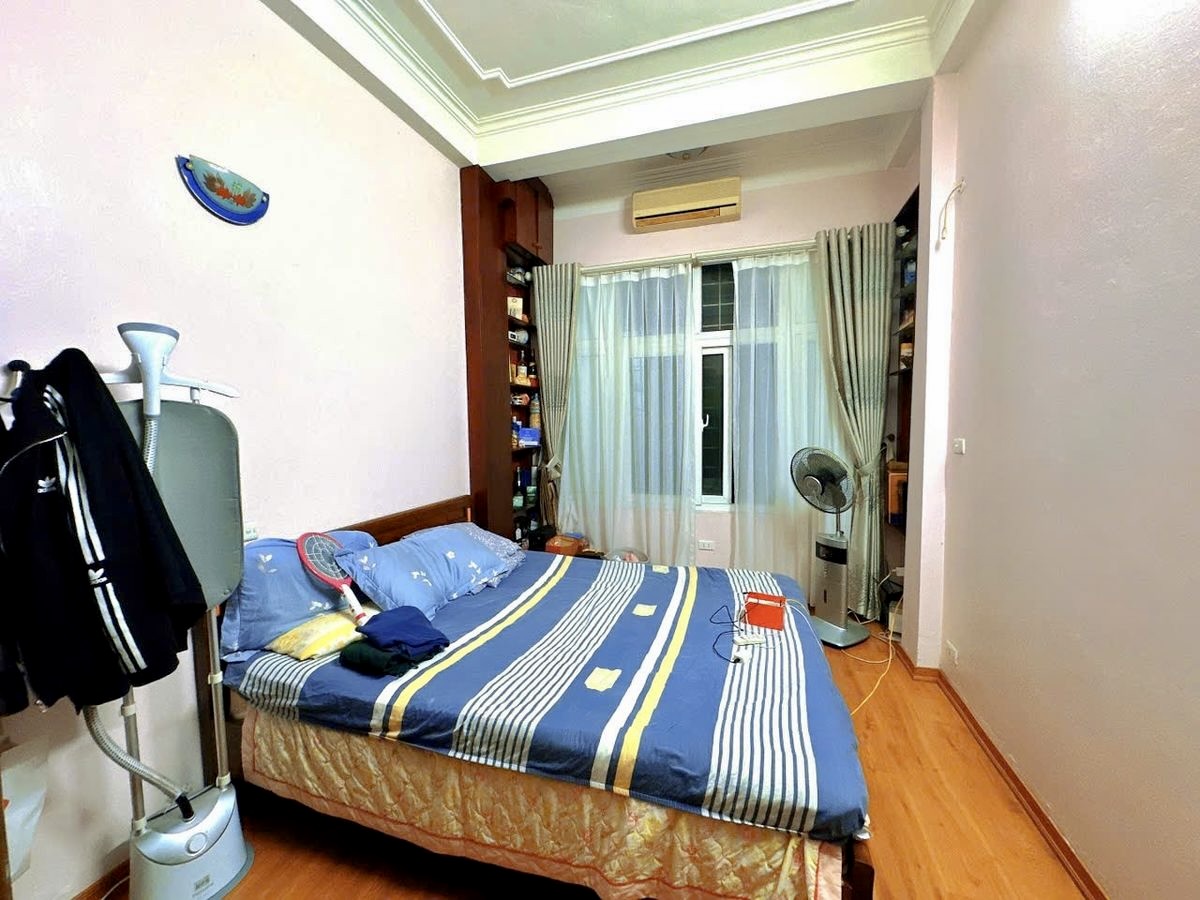 Bán nhà Tây Sơn - Đống Đa, 37m2 x 5 tầng, 6 ngủ, tự xây chắc chắn, 2 thoáng, 16,9 tỷ