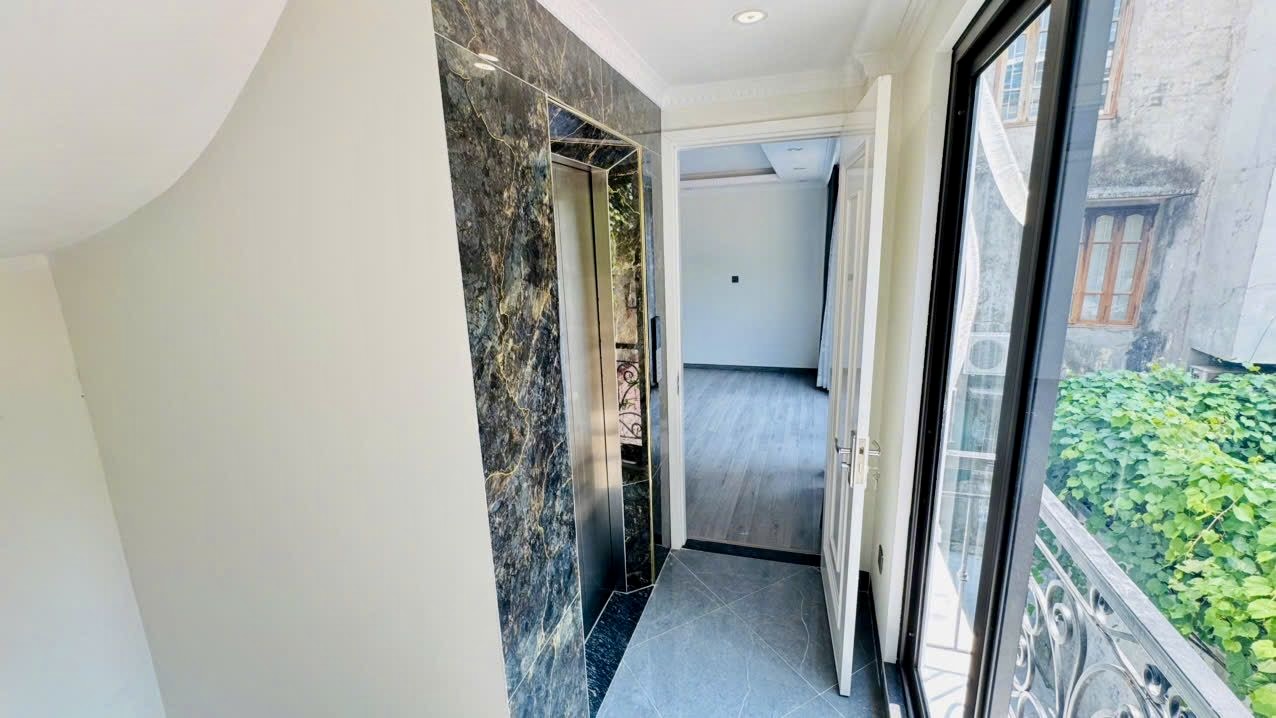 Nhà mới Thái Hà - Đống Đa, 39m2, mặt tiền 5.6m, 6 tầng thang máy, 4 ngủ khép kín, full đồ, 12,8 tỷ