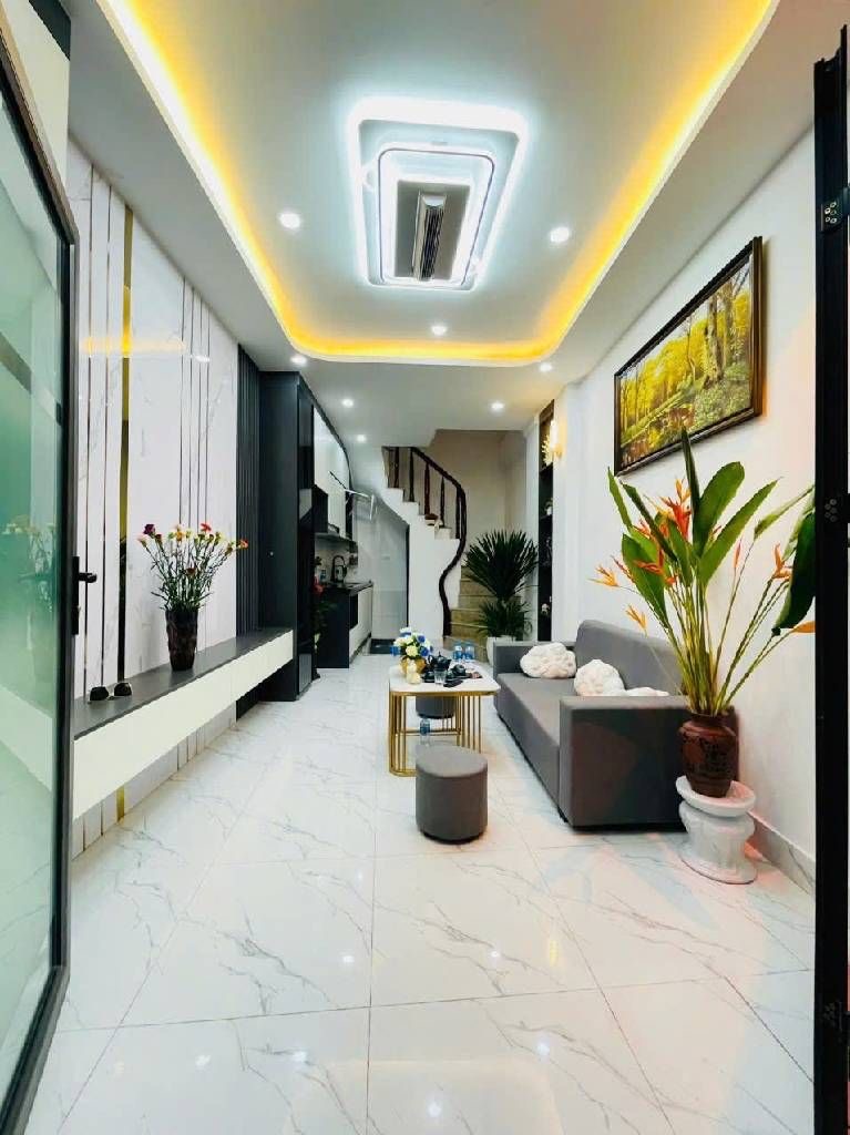 Nhà vừa hoàn thiện lại đẹp long lanh, full nội thất xịn như hình, xách vali về ở