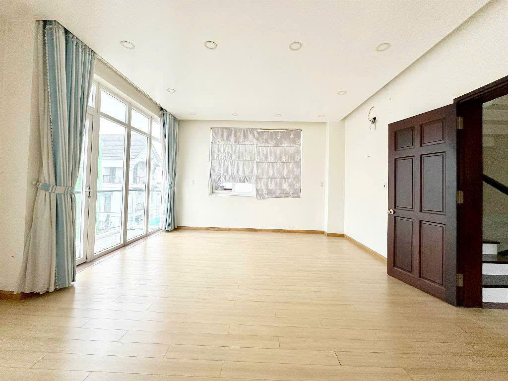 Nhà phố hẻm xe hơi 1 trục Lê Đức Thọ ngang 6.5m 4 lầu 98m2 gần Công viên Văn Hoá Gò Vấp chỉ 11.9 tỷ