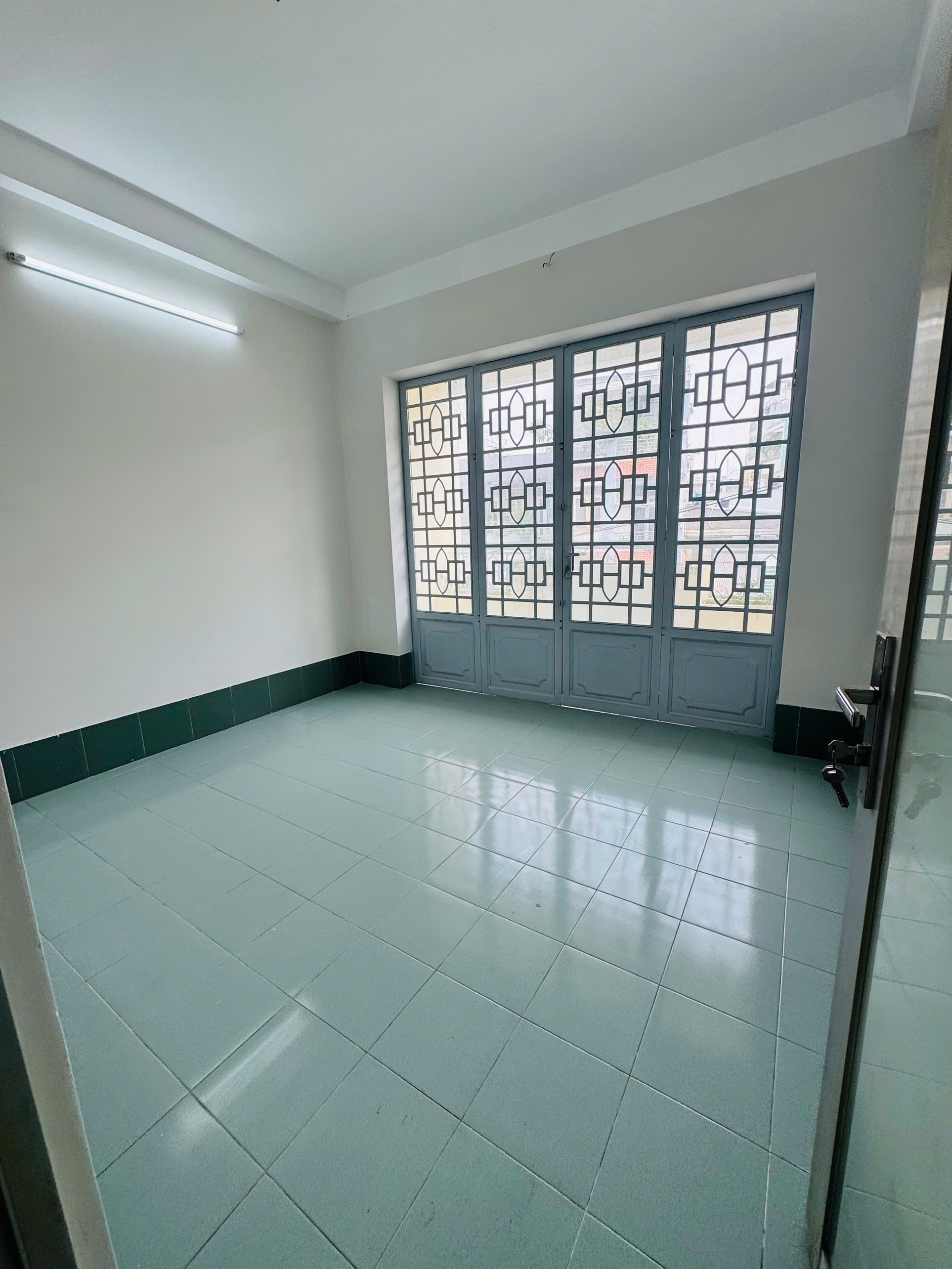 Bán nhà mặt tiền đường Hồng Lạc, phường 10, quận Tân Bình, Hồ Chí Minh