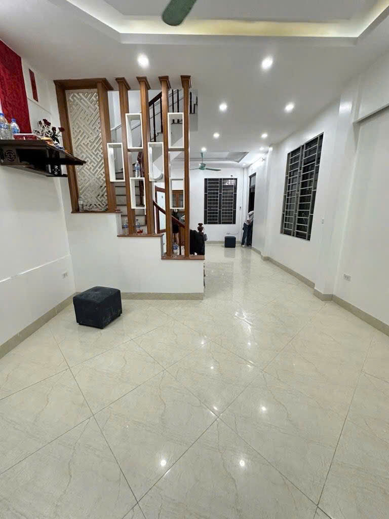 Thụy Khuê 45m² x 6 tầng – lô góc 3 thoáng – 7 ngủ – ô chờ thang máy