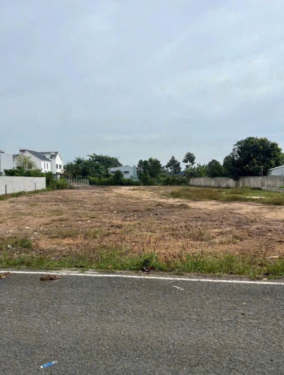 Bán 1 cặp kiền kề mặt tiền đường huyện 32m - Sát Khu công nghiệp An Bình