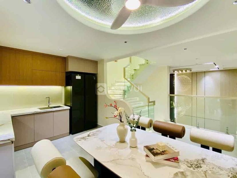 Bán nhà đẹp, kèm nội thất cơ bản ở Lê Quang Định, phường 11, quận Bình Thạnh