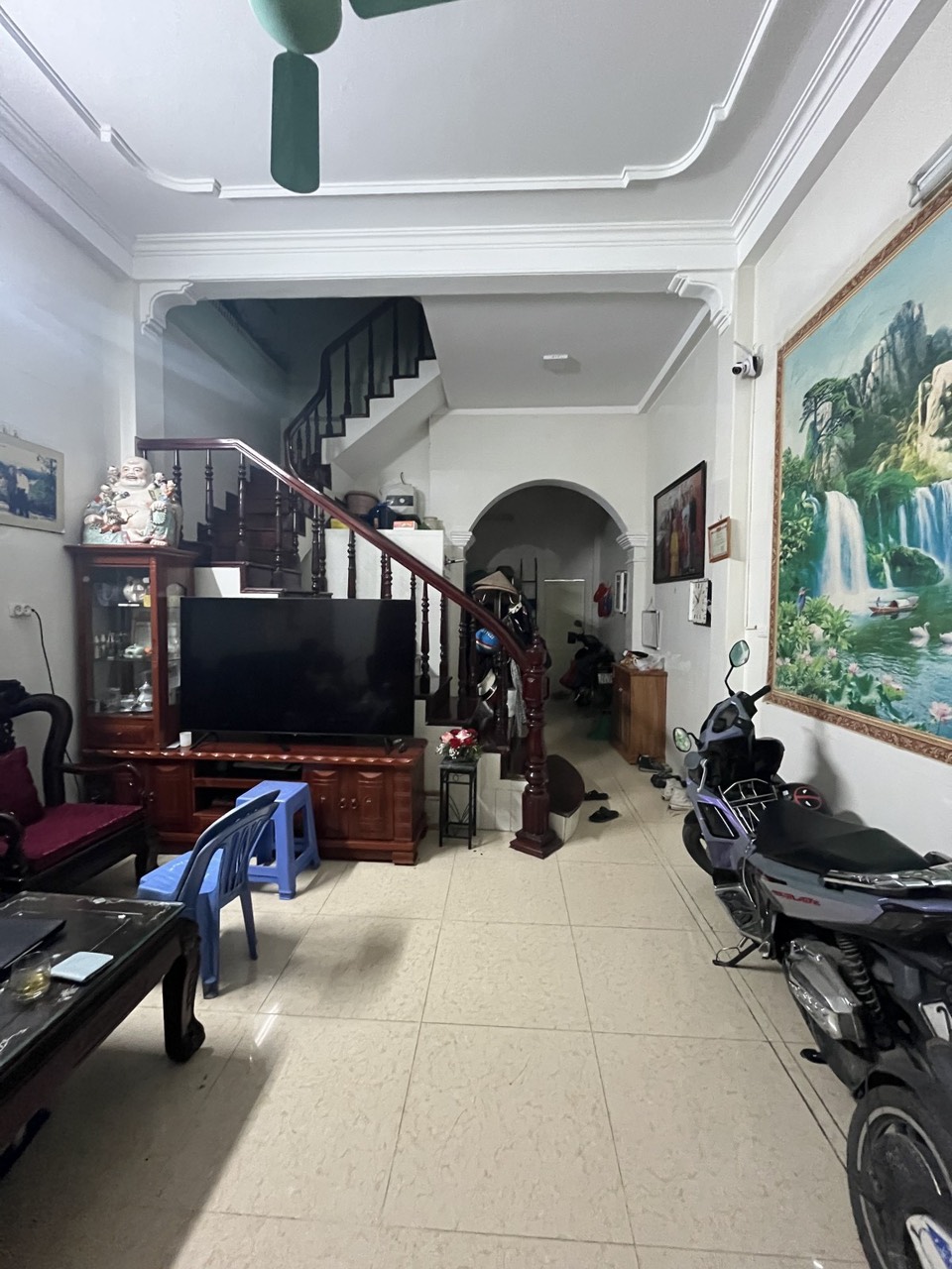 Bán nhà 10m ra ô tô, Định Công Hạ - Hoàng Mai, gần hồ, 34m2, 4 tầng, 5,5 tỷ, sổ vuông đẹp