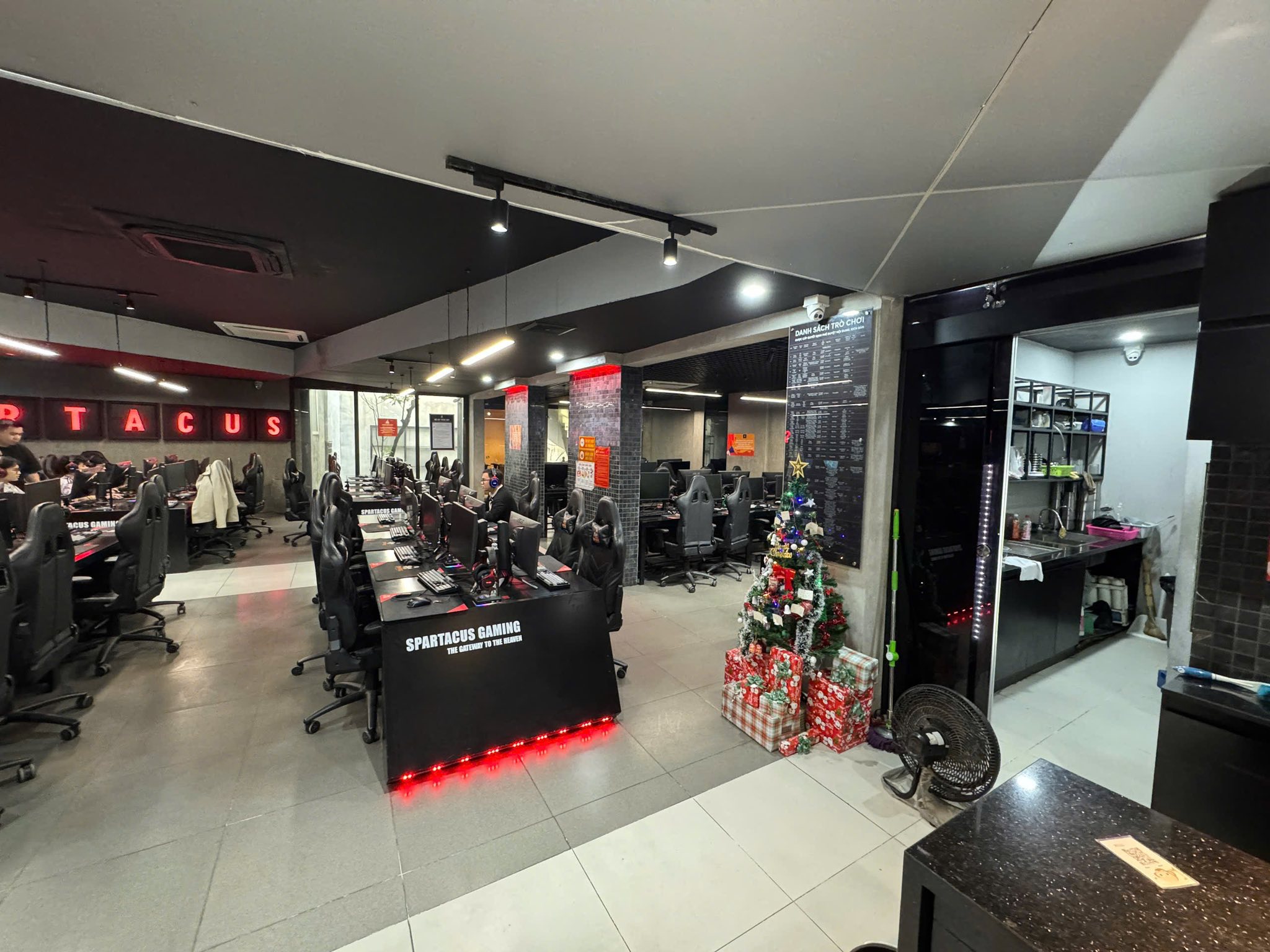 Bán nhà mặt Phố Vọng, 325m2 xây 2 tầng, phù hợp xây tòa nhà văn phòng cao tầng